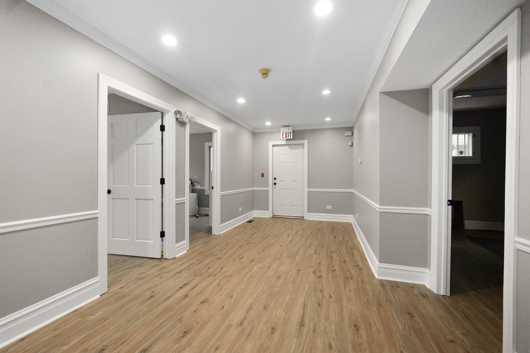 610 N Washington St, Naperville, IL for lease Interior Photo- Image 1 of 5