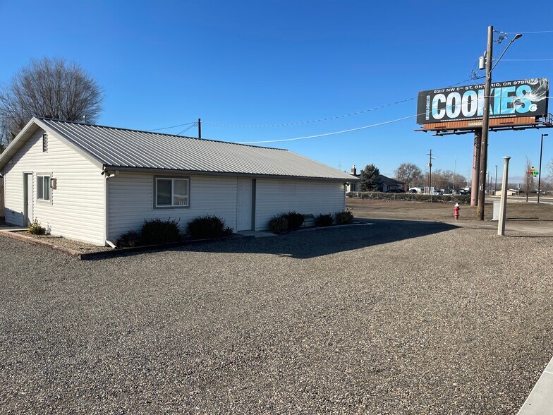 1715 N Oregon St, Ontario, OR à louer - Photo du bâtiment - Image 2 de 9