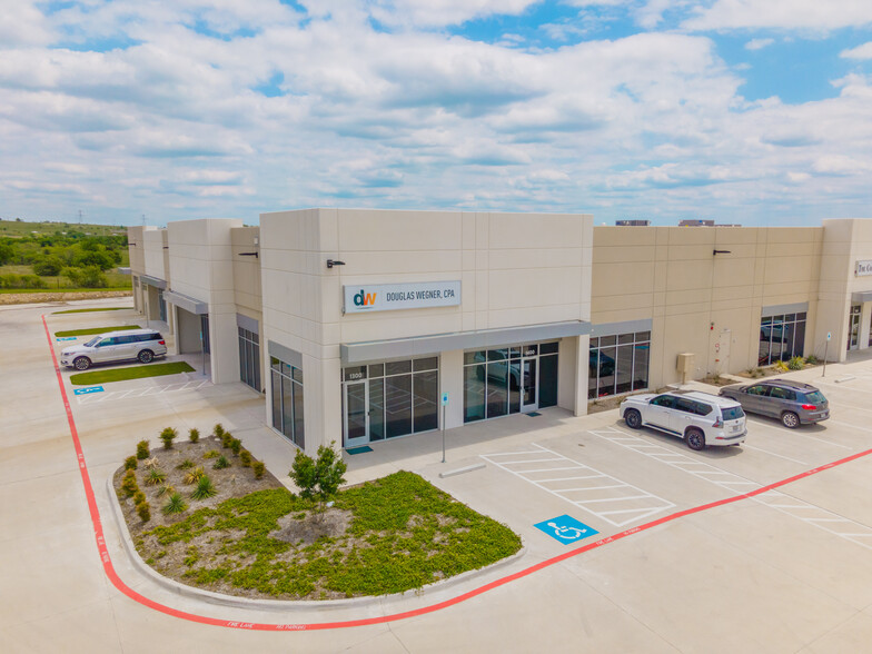 1015 Champions Dr, Aledo, TX for lease - Building Photo - Image 3 of 12