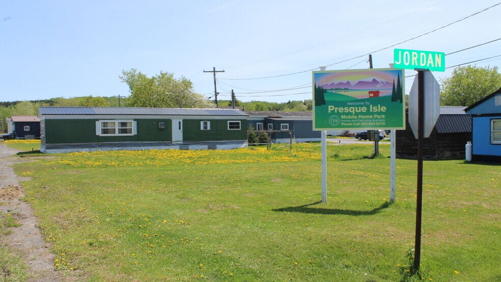 50 Davis St, Presque Isle, ME à vendre - Photo du bâtiment - Image 2 de 69