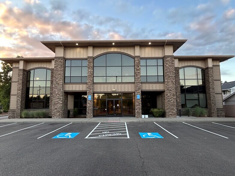 1174 NW Cornucopia St, Salem, OR à louer - Photo du bâtiment - Image 1 de 8