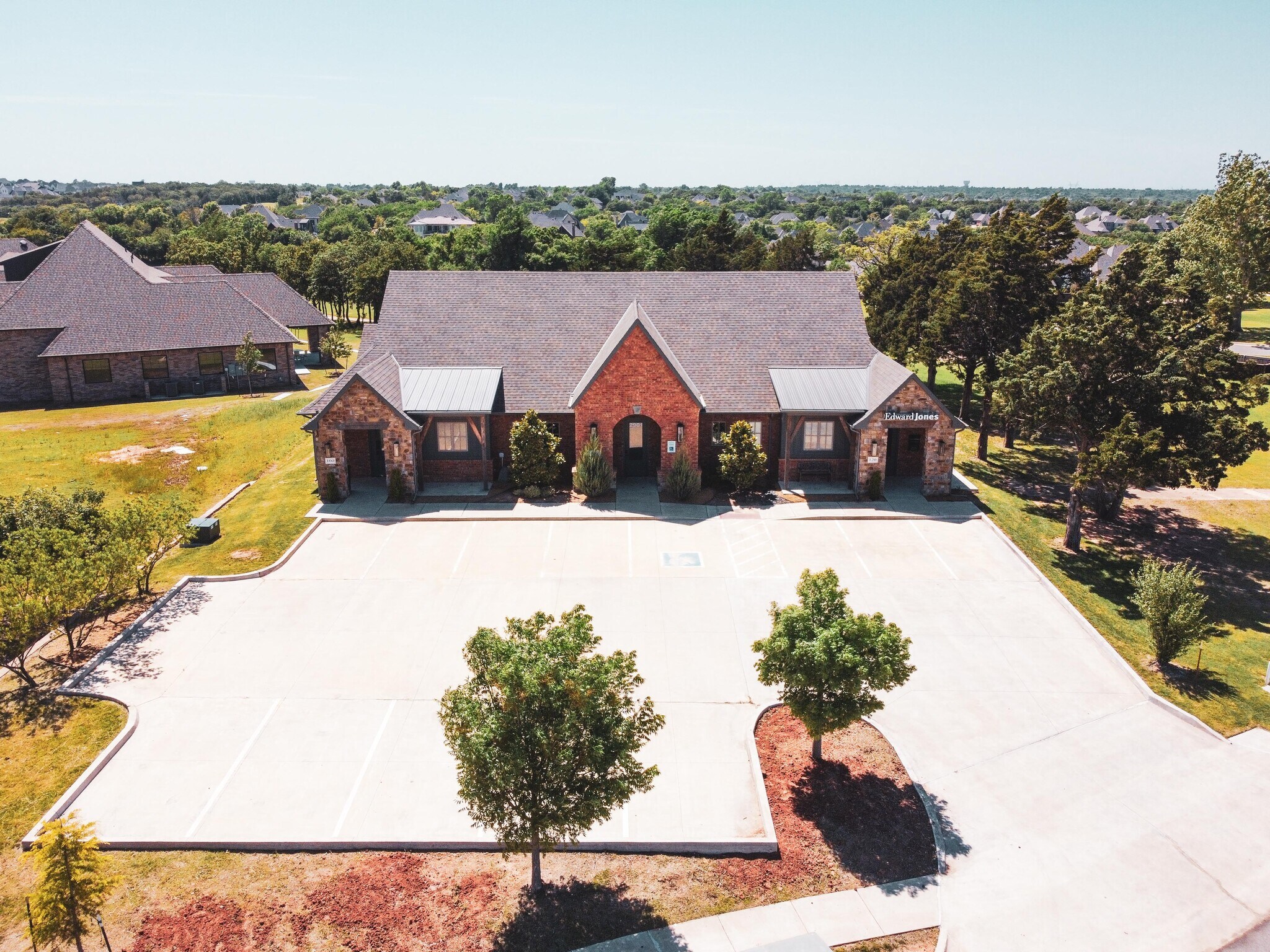 2901 Fairfax Dr, Edmond, OK à louer Photo du bâtiment- Image 1 de 17