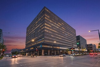 Plus de détails pour 555 Rue Chabanel O, Montréal, QC - Bureau à vendre