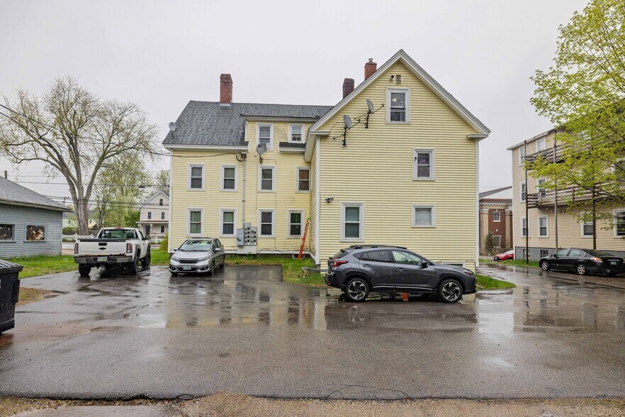 536 Main St, Farmington, NH à vendre - Photo du bâtiment - Image 2 de 8