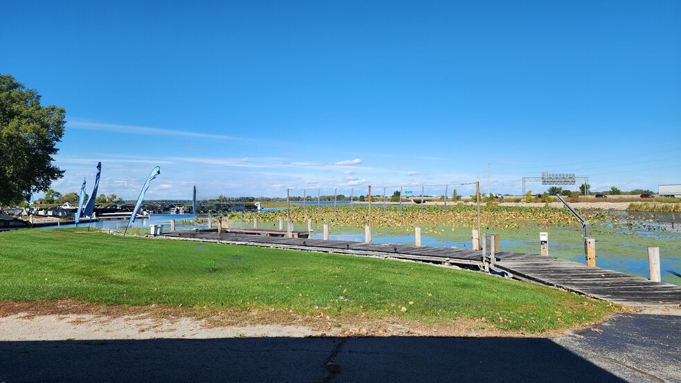 2187 Abraham Ln, Oshkosh, WI à louer - Autre - Image 3 de 3