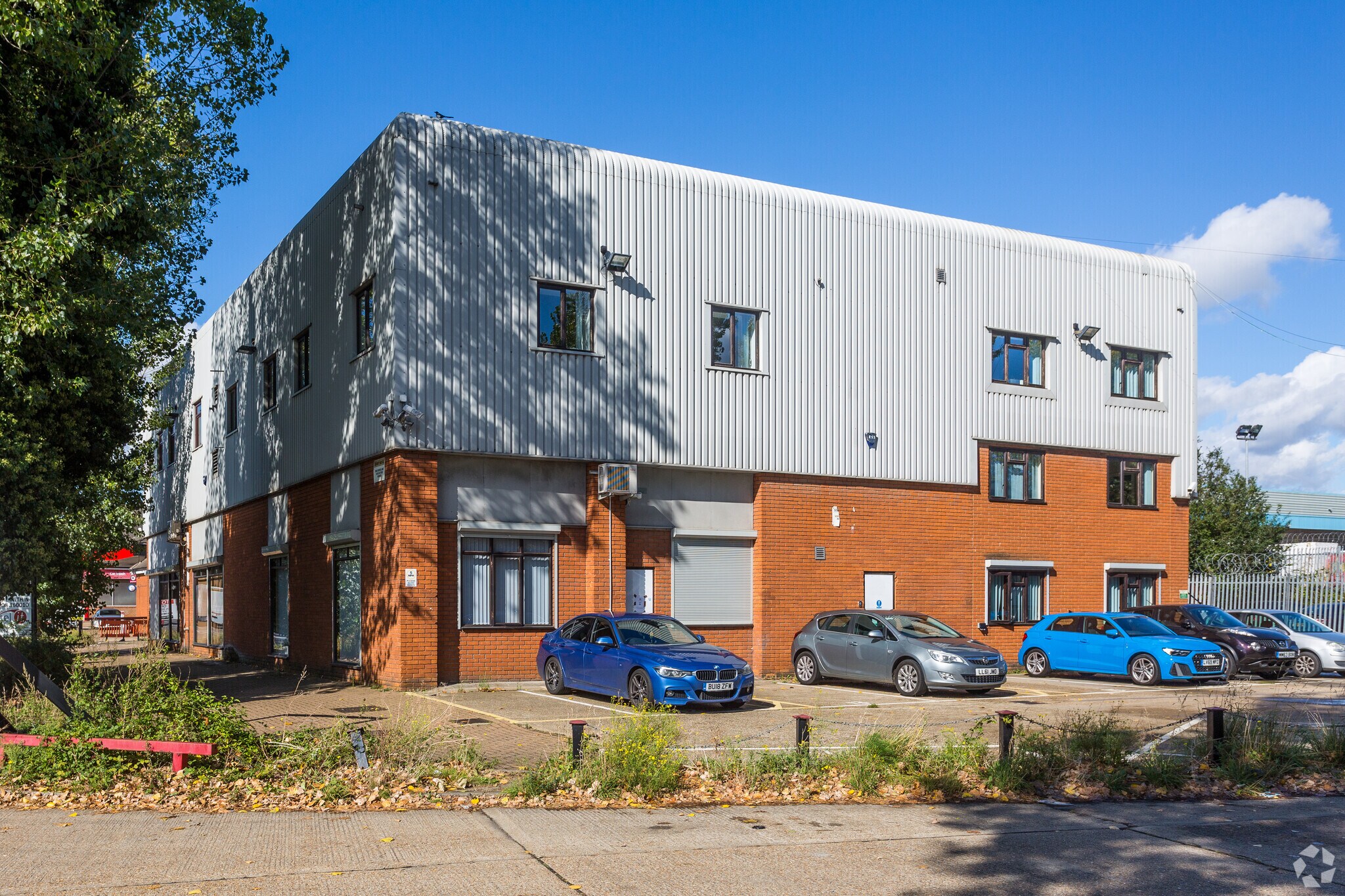 712 London Rd, Grays à louer Photo principale- Image 1 de 4