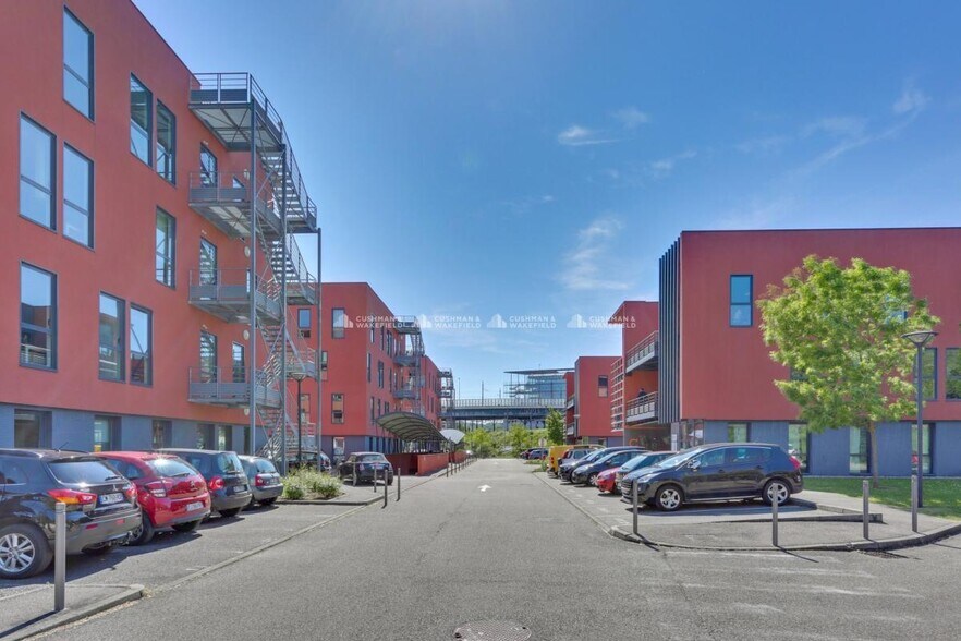 17-23 Avenue De Poumeyrol, Caluire-et-Cuire à louer - Photo du bâtiment - Image 3 de 23