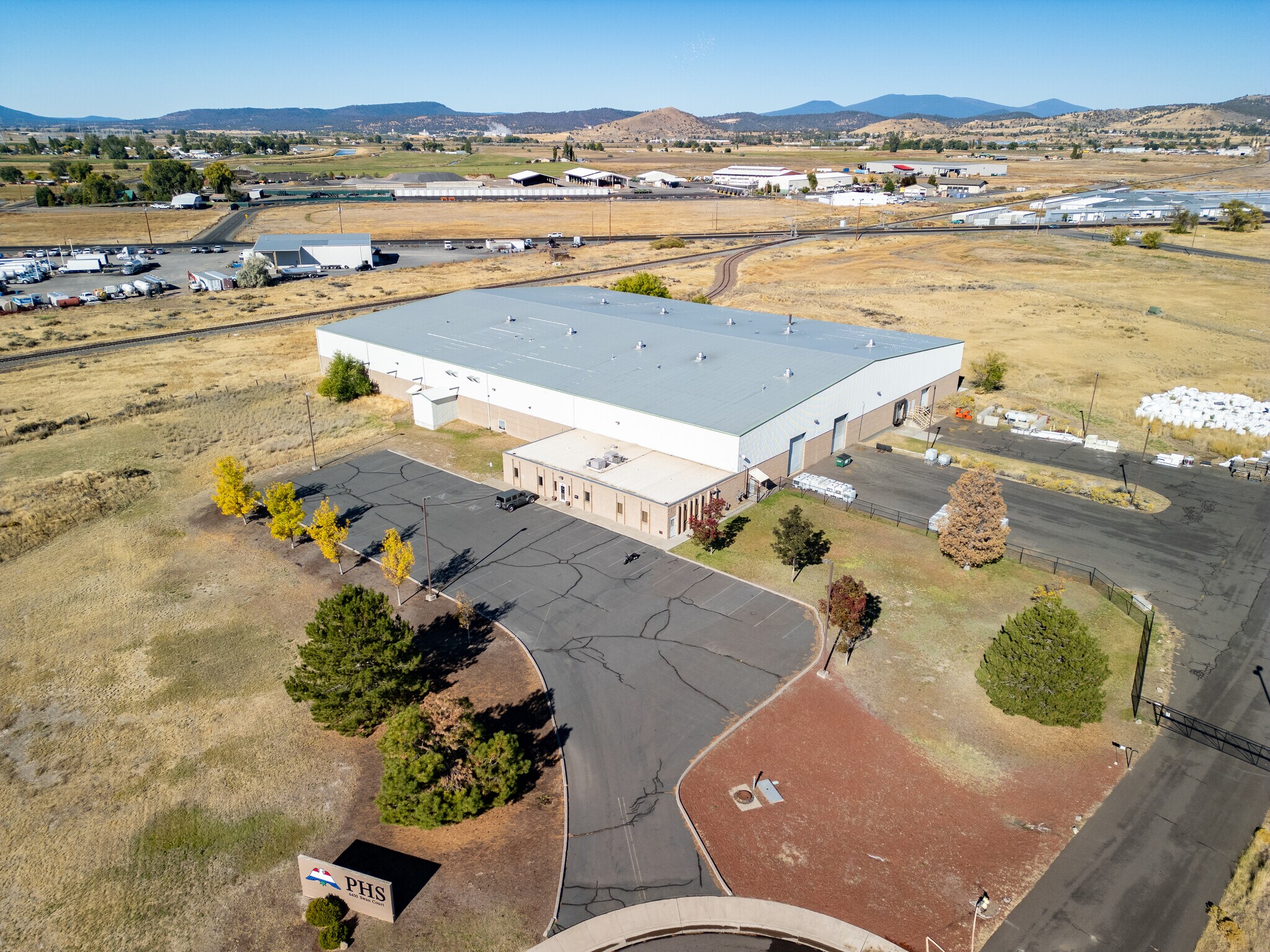 6450 Swan Ct, Klamath Falls, OR à vendre Photo du bâtiment- Image 1 de 5