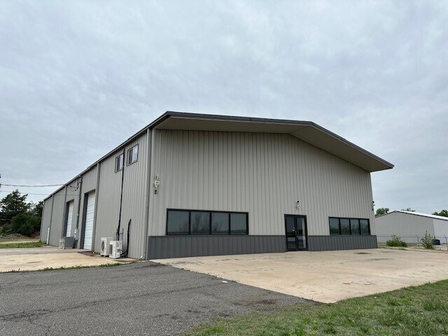Plus de détails pour 6355 Boucher Dr, Edmond, OK - Local d'activités à louer