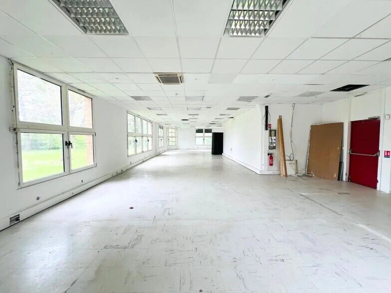 Flex dans Montigny-le-Bretonneux à louer - Photo intérieure - Image 3 de 33