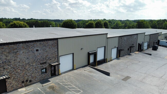 Plus de détails pour 1301-1317 Transport Dr, Raleigh, NC - Industriel à louer