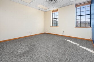 27 7th Ave N, Saint Cloud, MN à louer Photo intérieure- Image 2 de 5