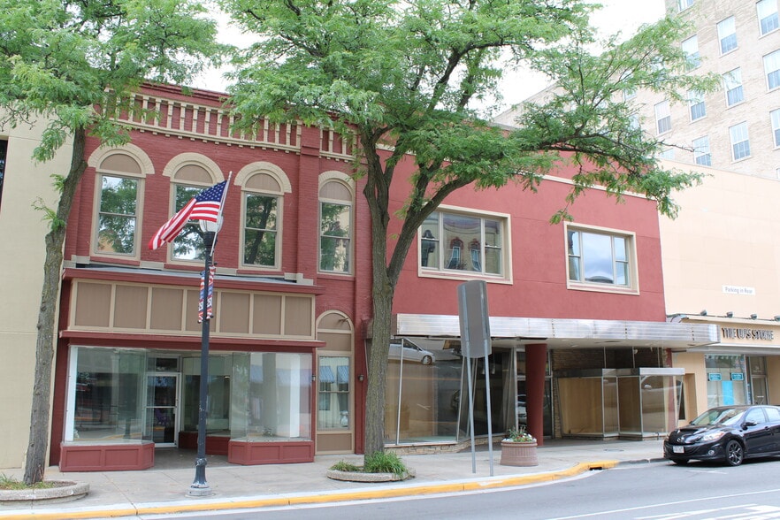 116 S Main St, Fond Du Lac, WI for sale - Primary Photo - Image 1 of 9