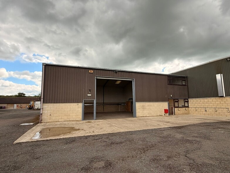 Wotton Underwood, Wotton Underwood for lease - Building Photo - Image 2 of 2