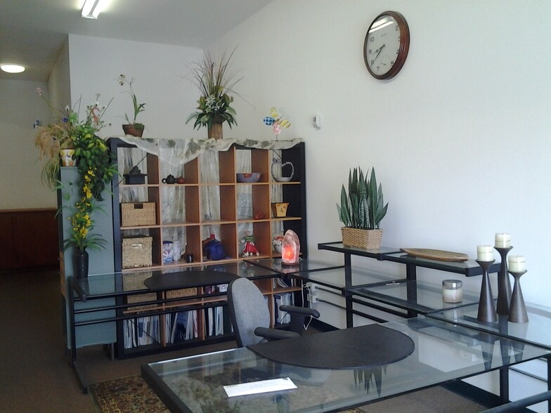 27016 Langside Ave, Santa Clarita, CA for sale - Building Photo - Image 2 of 8