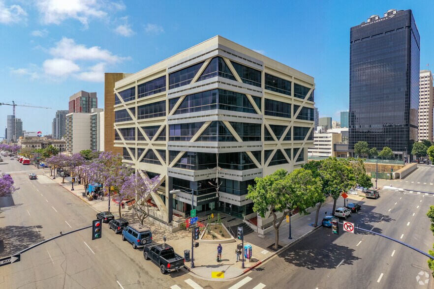 925 B St, San Diego, CA à louer - Photo du bâtiment - Image 2 de 10