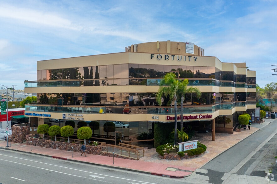 4312 Woodman Ave, Sherman Oaks, CA for lease - Building Photo - Image 1 of 5