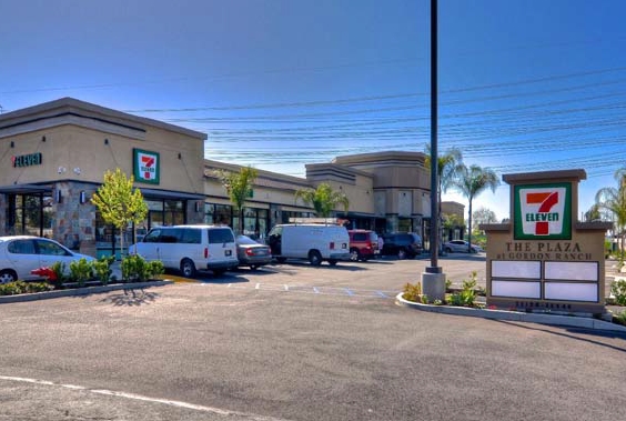 11126-11146 Del Amo Blvd, Lakewood, CA for lease - Building Photo - Image 3 of 29