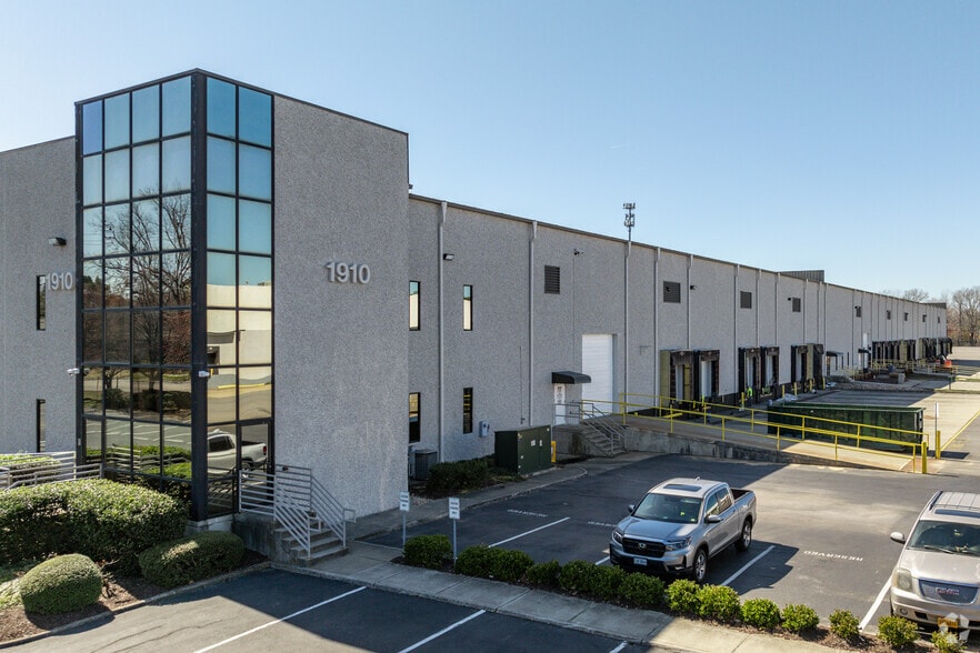 1910 Campostella Rd, Chesapeake, VA for lease - Primary Photo - Image 1 of 17