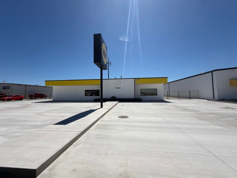 11244 E 55th Pl, Tulsa, OK for lease - Building Photo - Image 3 of 25