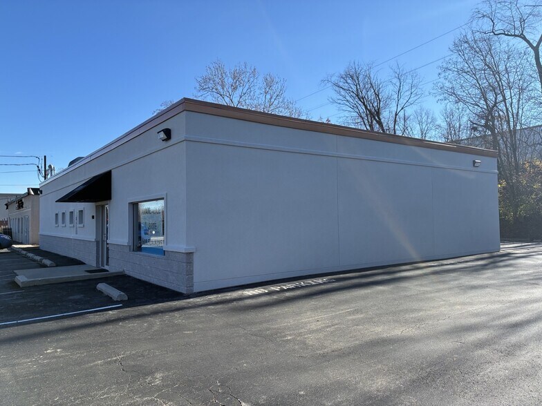 178 Lancaster Ave, Malvern, PA à louer - Photo du bâtiment - Image 2 de 9