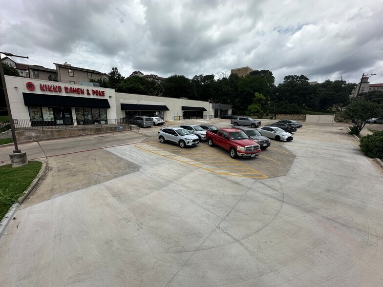 403 N Guadalupe St, San Marcos, TX for lease - Building Photo - Image 1 of 12