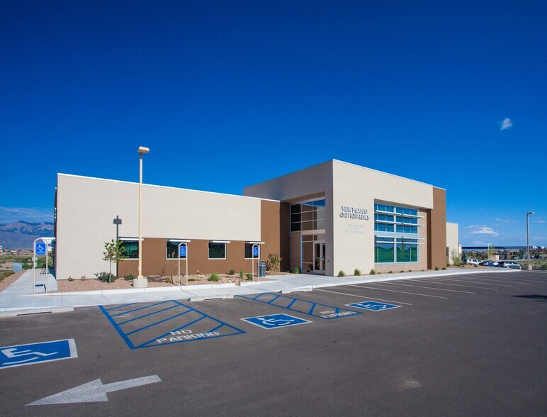Unser Blvd, Rio Rancho, NM à vendre - Photo du bâtiment - Image 2 de 10