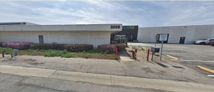 3090 E Airport Way, Long Beach, CA for sale - Building Photo - Image 2 of 10