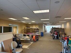 28080 Chardon Rd, Wickliffe, OH à louer Photo intérieure- Image 1 de 5