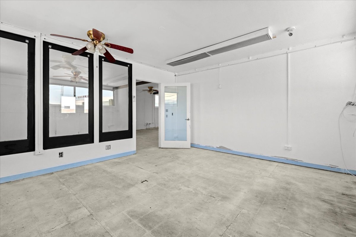 207 S Flower St, Burbank, CA for lease Interior Photo- Image 1 of 7