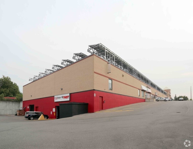 11160 Yonge St, Richmond Hill, ON for lease - Building Photo - Image 2 of 2