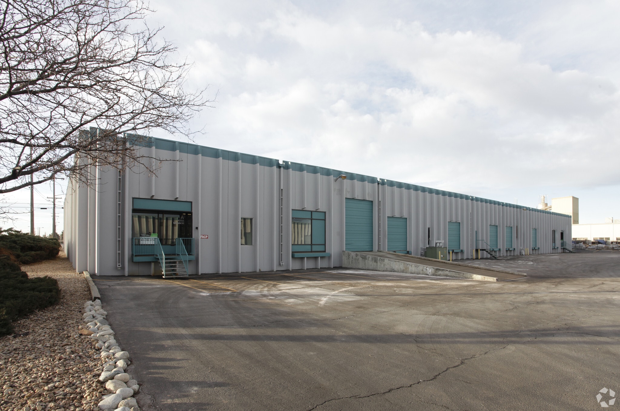 4355 Monaco Pky, Denver, CO for lease Primary Photo- Image 1 of 5