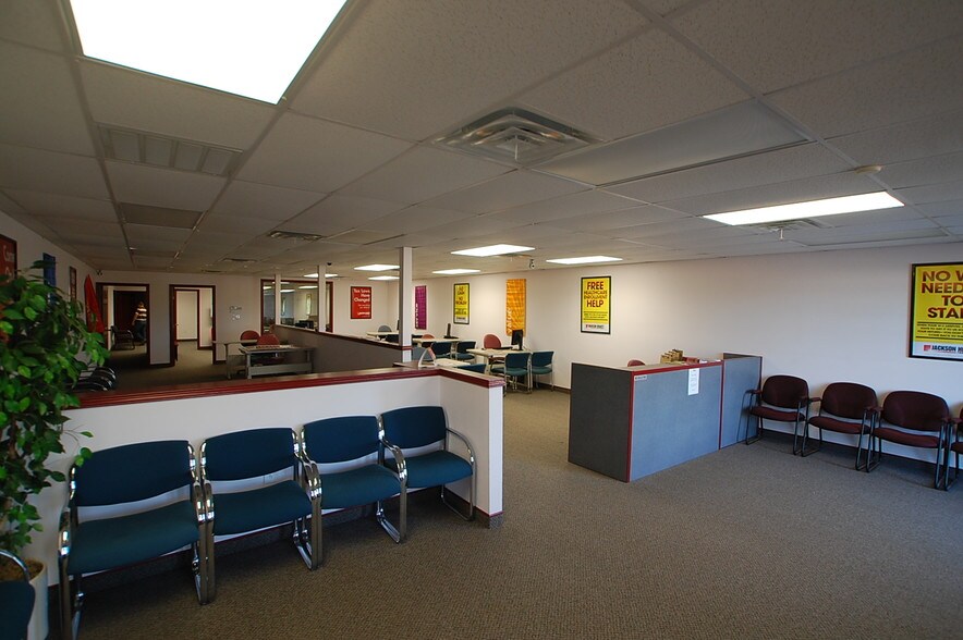 405-407 Martin L King Blvd, Lubbock, TX for sale - Interior Photo - Image 2 of 10