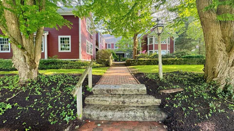 20 North Main St, Sherborn, MA à vendre - Photo du bâtiment - Image 2 de 14