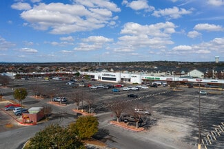 Plus de détails pour 8323-8373 Culebra Rd, San Antonio, TX - Bureau/Commerce de détail à louer