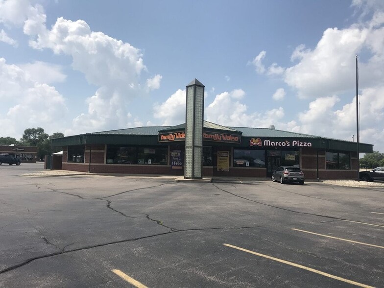 1950 Center Ave, Janesville, WI for lease - Building Photo - Image 2 of 2