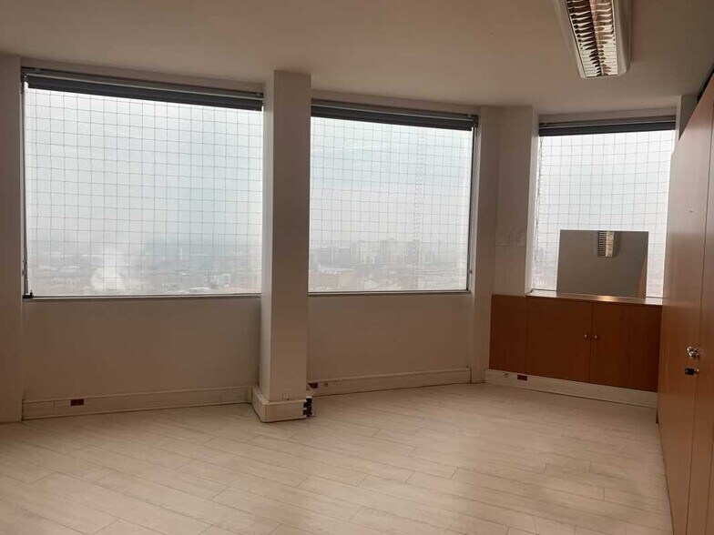 Office in Pantin for lease - Interior Photo - Image 3 of 7