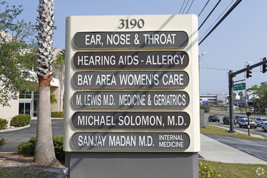 3190 McMullen Booth Rd, Clearwater, FL for sale - Building Photo - Image 3 of 10