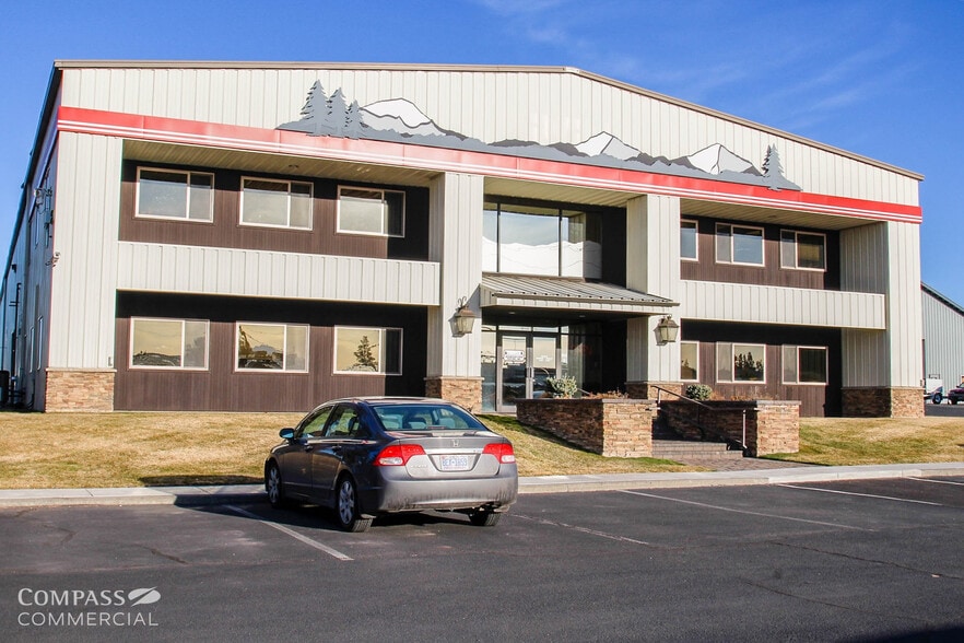 110 SE 9th St, Bend, OR for lease - Building Photo - Image 2 of 7