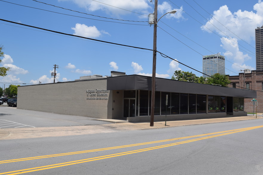 900 W 7th St, Little Rock, AR à louer - Photo du bâtiment - Image 2 de 2