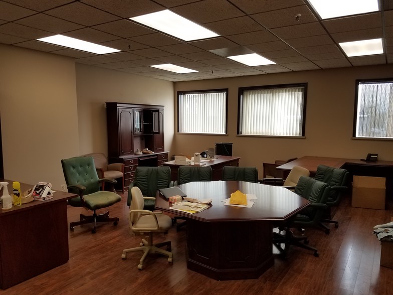 1409 Chestnut Ave, Hillside, NJ for sale - Building Photo - Image 3 of 8