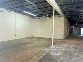 519-533 NE 34th St, Oakland Park, FL for lease Building Photo- Image 1 of 4