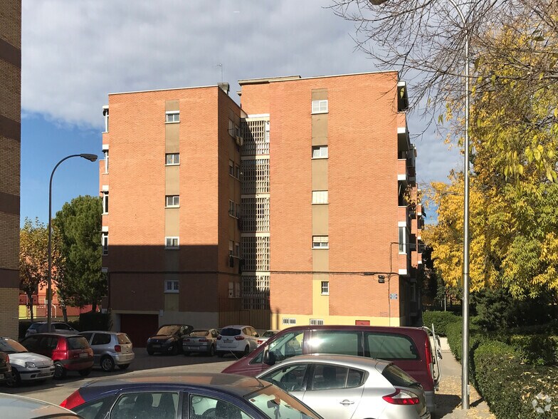 Calle Julia García Boután, 23, Madrid, Madrid à louer - Photo du bâtiment - Image 3 de 3