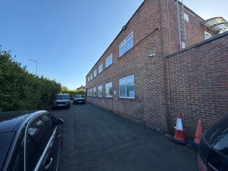 Plus de détails pour 15 Manor Way, Borehamwood - Industriel à louer