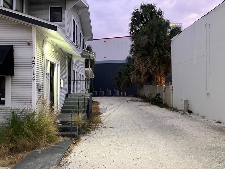 2710-2714 S Macdill Ave, Tampa, FL for lease - Building Photo - Image 3 of 4