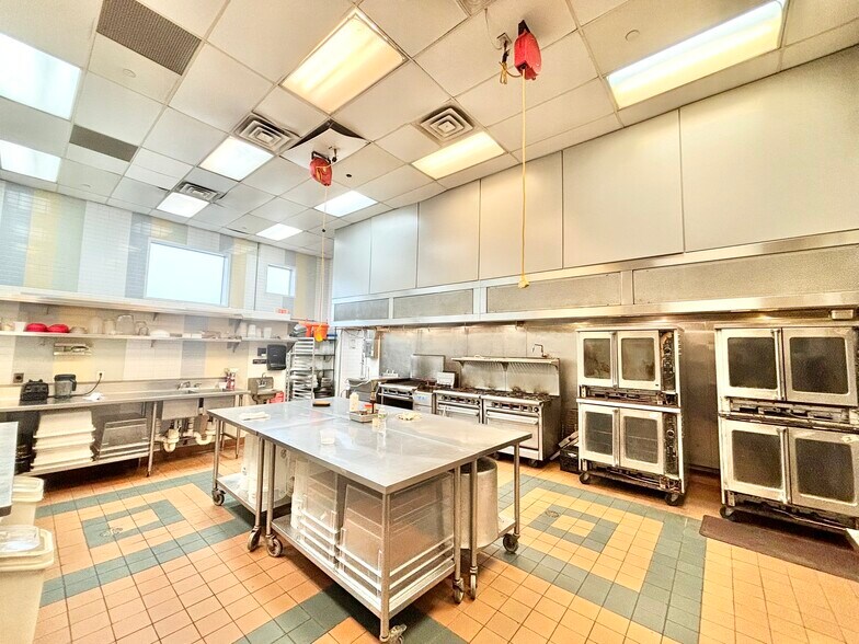 47 Larkin St, Stamford, CT à louer - Photo du bâtiment - Image 2 de 8