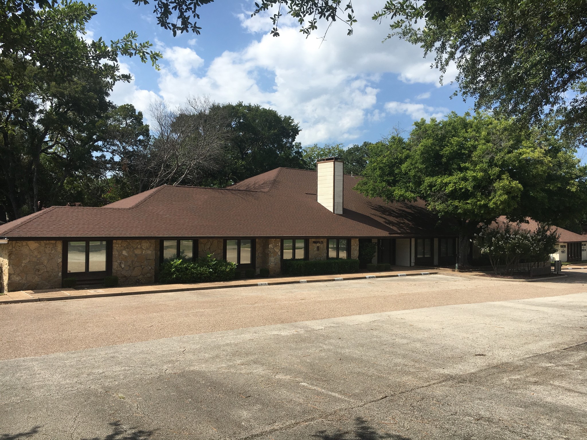 4515 Lake Shore Dr, Waco, TX à vendre Photo du bâtiment- Image 1 de 15