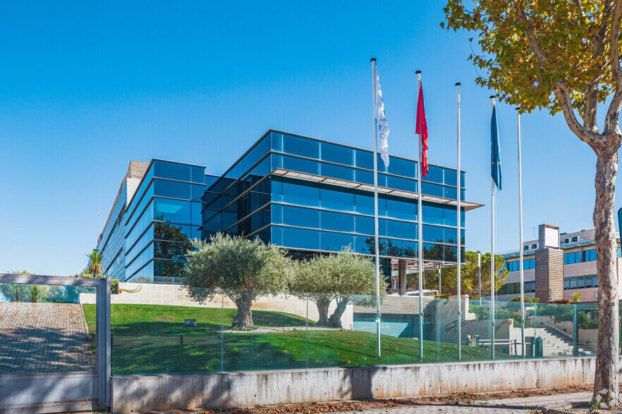 Calle José Echegaray, 20, Las Rozas de Madrid, Madrid à louer - Photo du bâtiment - Image 1 de 2