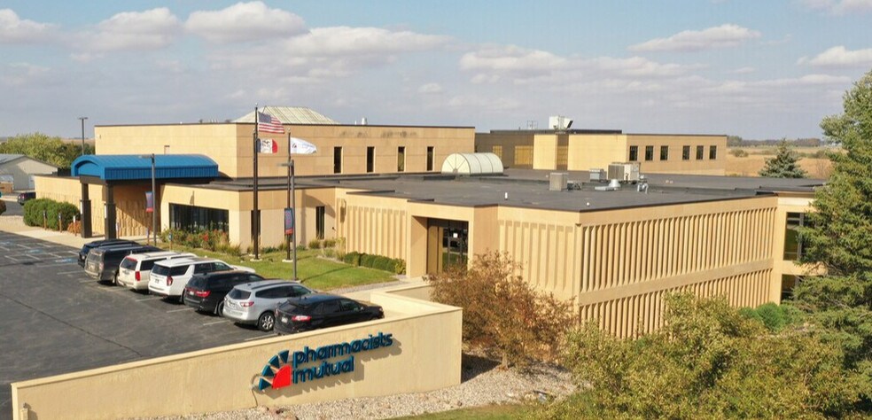 808 Highway 18 W, Algona, IA à vendre - Photo du bâtiment - Image 1 de 1