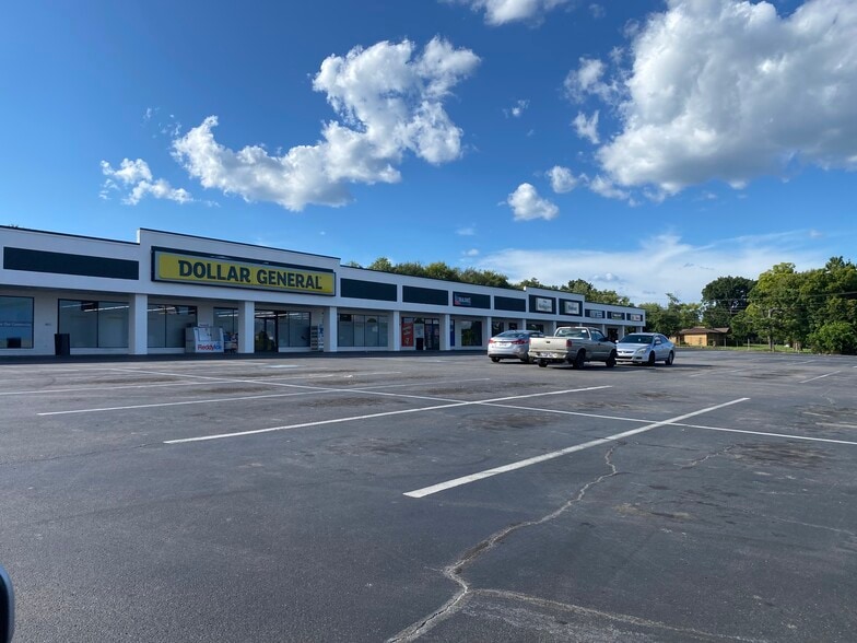 200-240 Grove Ave SW, Cleveland, TN for lease - Building Photo - Image 2 of 13